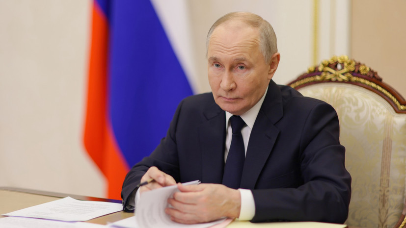 Путин поручил кабмину разобраться с острыми вопросами вокруг самозанятых