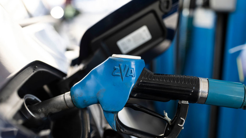 Песков: мировая ситуация не влияет на цены на топливо в России