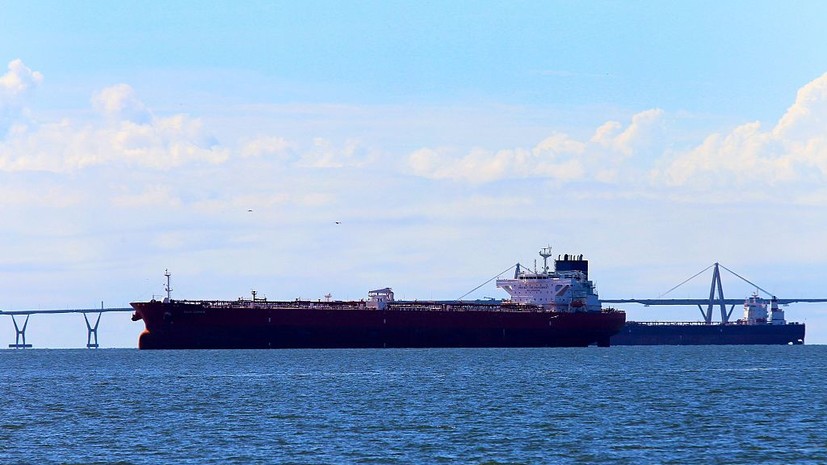 Reuters: танкер Sonangol Namibe повреждён из-за взрыва у порта в Ираке