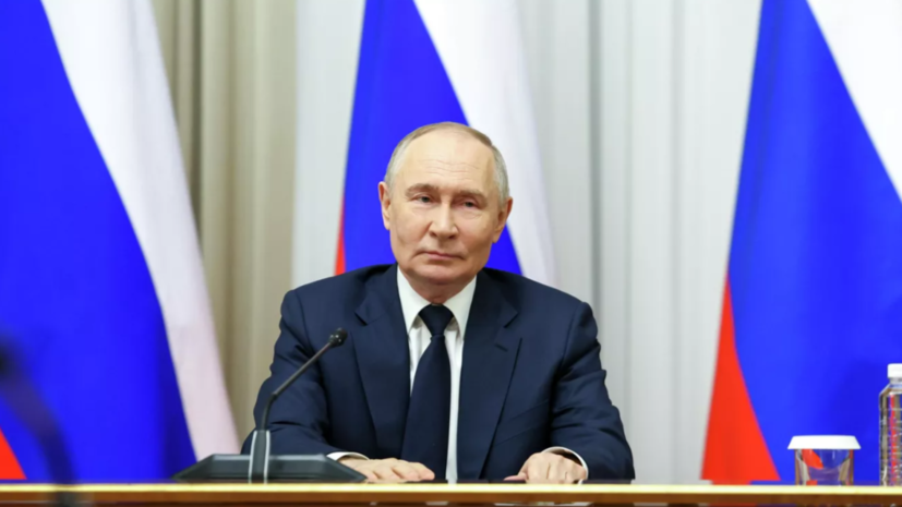 Путин поздравил россиянок с предстоящим Международным женским днём