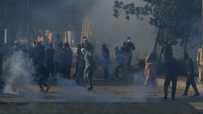 Участник протестов в Карачи рассказал, как морпехи США открыли огонь по толпе