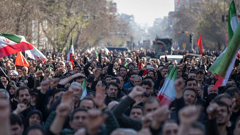 По всему Ирану люди выходят на протесты против атак США и Израиля