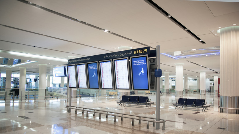 Аэропорт Дубая приостановил работу