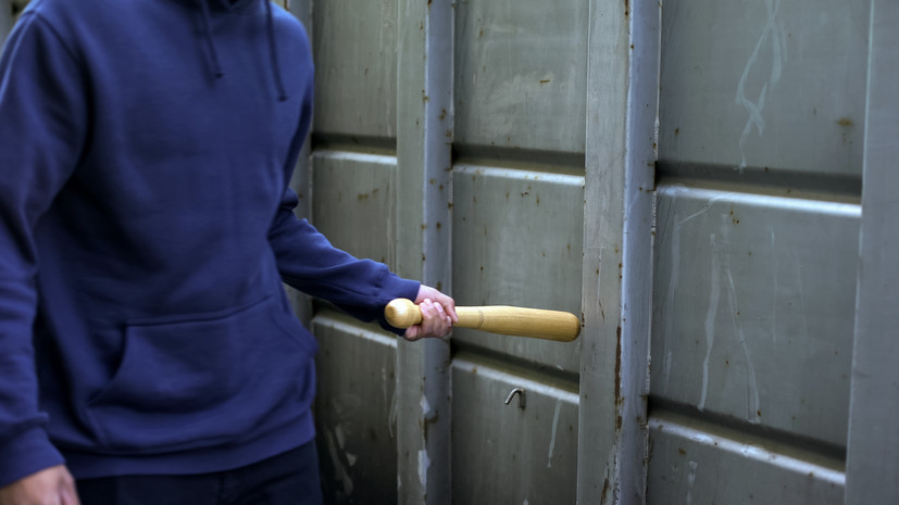 Прокуратура: подросток в Путилково по заданию неизвестных устроил поджог в банке