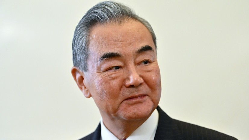 Ван И заявил о необходимости уважать суверенитет стран Персидского залива