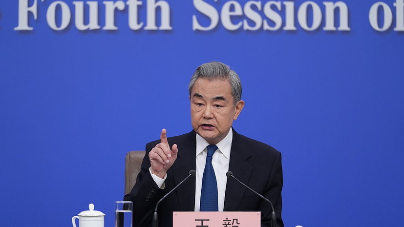 Ван И описал ситуацию в Иране китайской пословицей об оружии