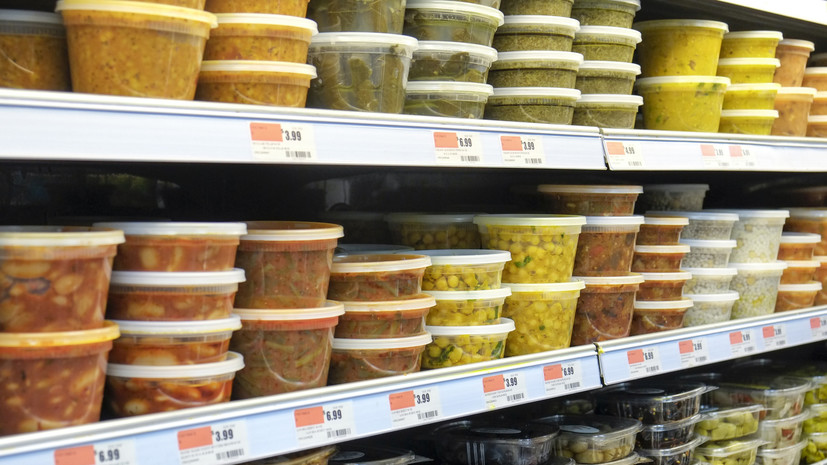 Россиянам назвали способы оценить безопасность готовой еды в магазине