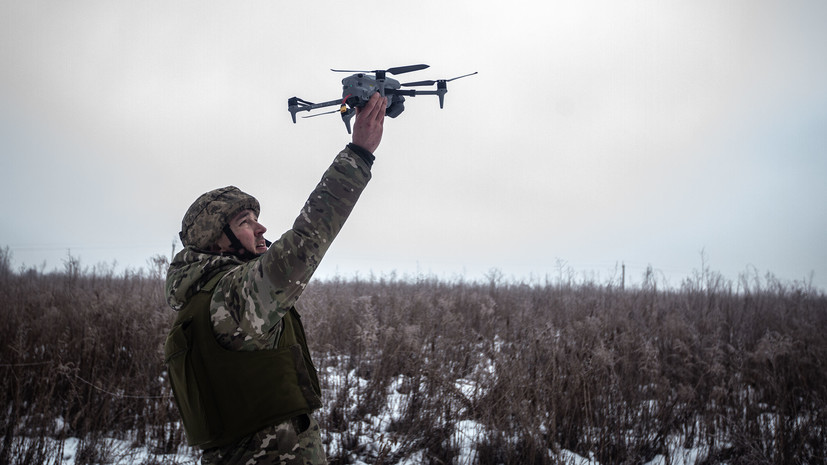 ВСУ FPV-дроном ударили по гражданскому автомобилю в Брянской области