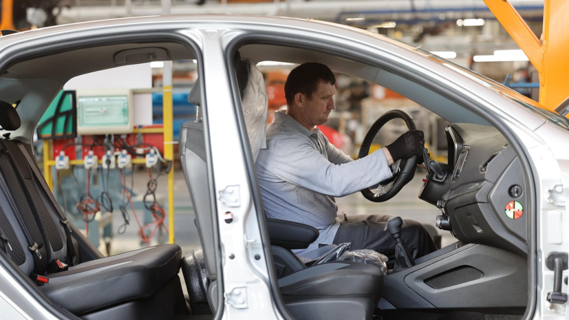 Нагаспаев: Казахстан намерен зеркально повышать утильсбор на авто из России