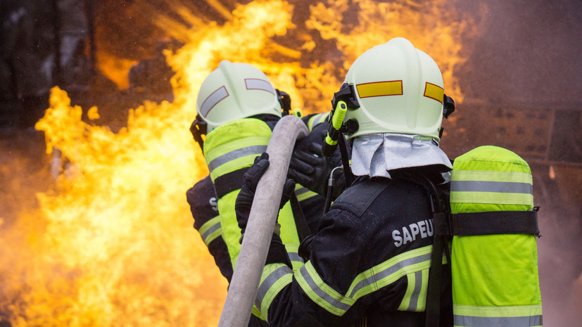 Шесть человек погибли в пожаре, охватившем автобус в швейцарском Керцерсе