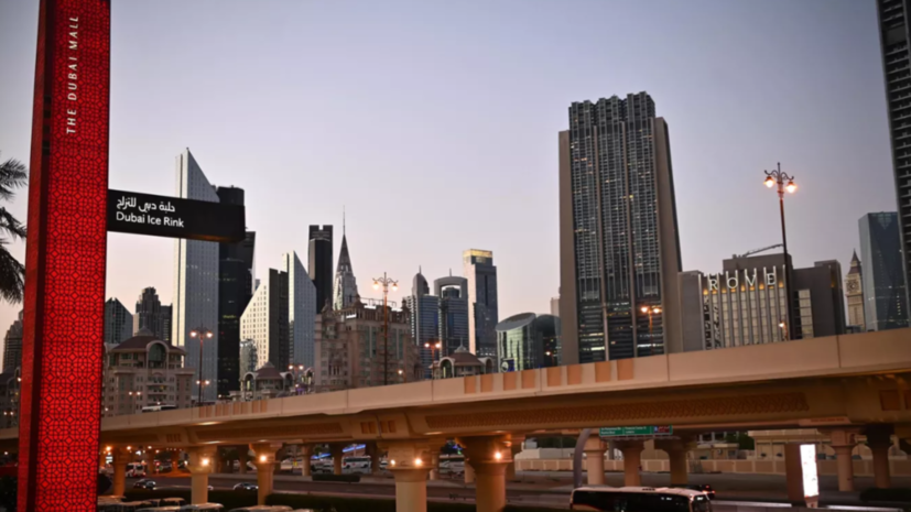 Средства ПВО перехватывают объекты в небе над Дубаем