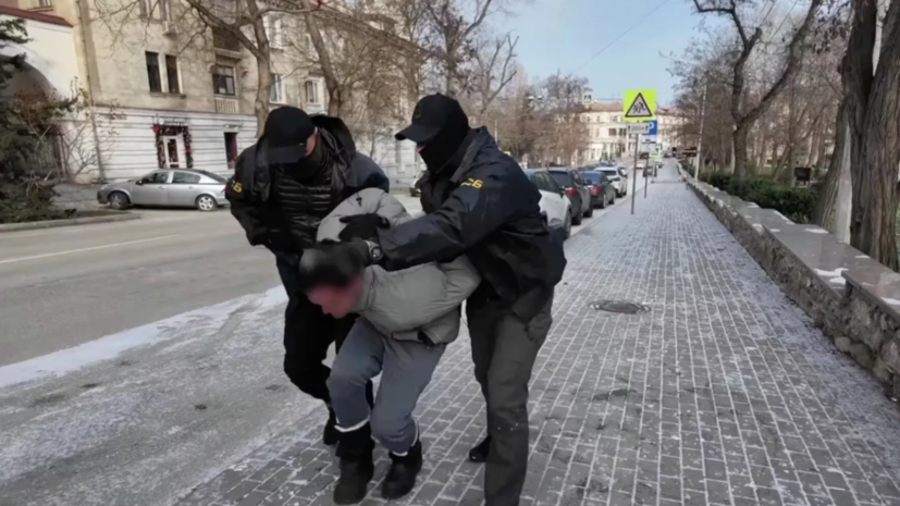 Появились кадры задержания готовившего в Крыму теракт против военного ВС России