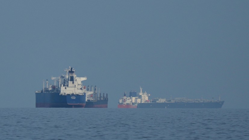 В Иране заявили, что суда должны согласовывать с ВМС проход через Ормуз