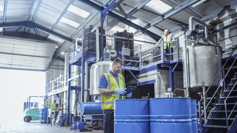 Дмитриев: снятие ограничений США коснётся 100 млн баррелей российской нефти