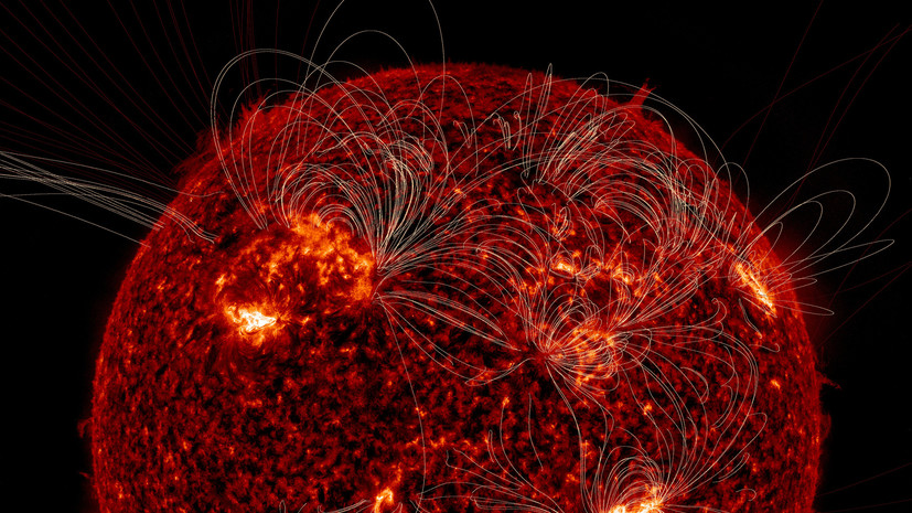 Учёный назвал возникшие из-за корональных дыр на Солнце бури умеренными
