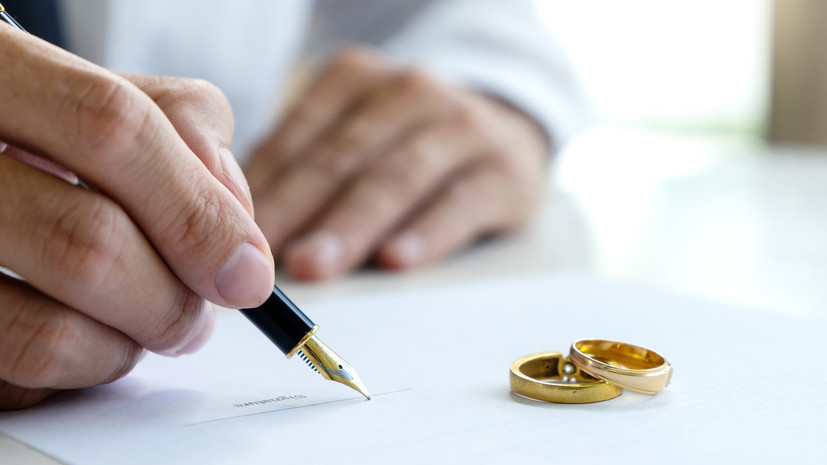 Адвокат: брачный договор необходимо нотариально заверить