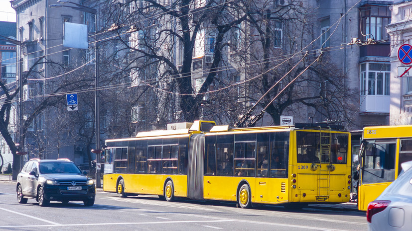 В Киеве из-за отключений электроэнергии приостановил работу электротранспорт