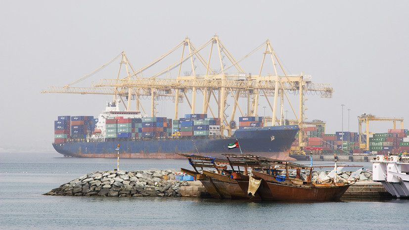 Bloomberg: порт Фуджайра в ОАЭ частично остановил работу после атаки дрона