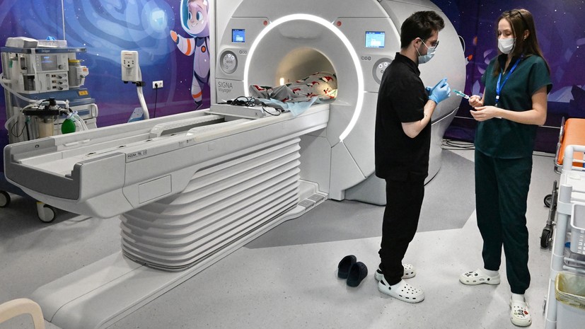 «Необходимо обсуждать с профессиональным сообществом»: в Госдуме призвали отменить рекомендации о цвете одежды врачей