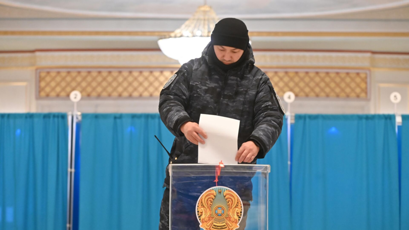 Явка на референдуме по изменениям Конституции в Казахстане составила 64,43%