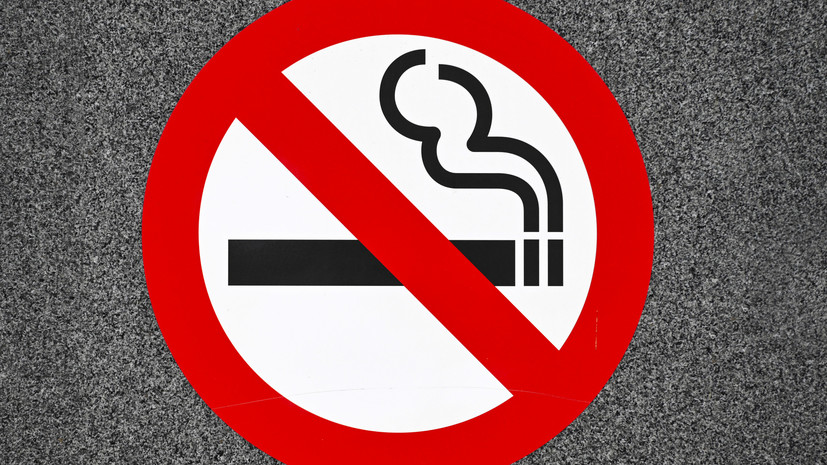 Адвокат Артякова рассказала, как обязать соседа не курить на балконе