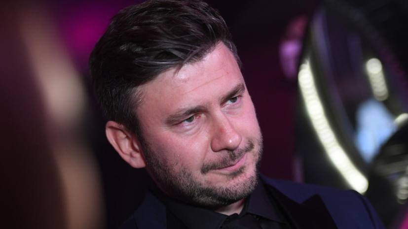 SHOT: иноагент Дмитрий Глуховский со скидкой продал две квартиры в центре Москвы