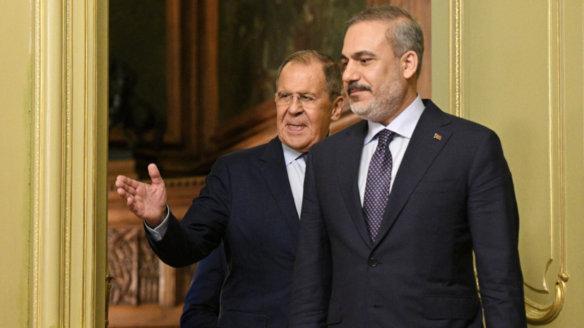 Лавров и глава МИД Турции обсудили ситуацию вокруг Ирана