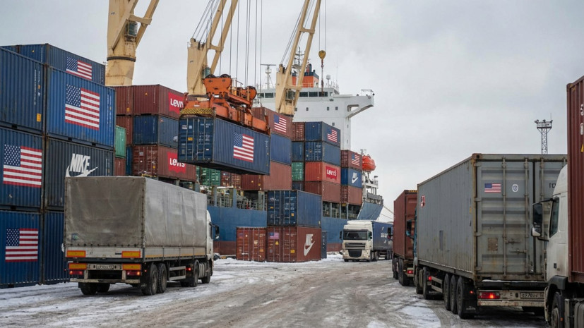 РИА Новости: Россия нарастила импорт одежды из США до рекорда 2002 года