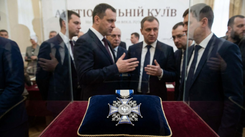Польша требует передать орден Virtuti Militari, замеченный на аукционе Украины