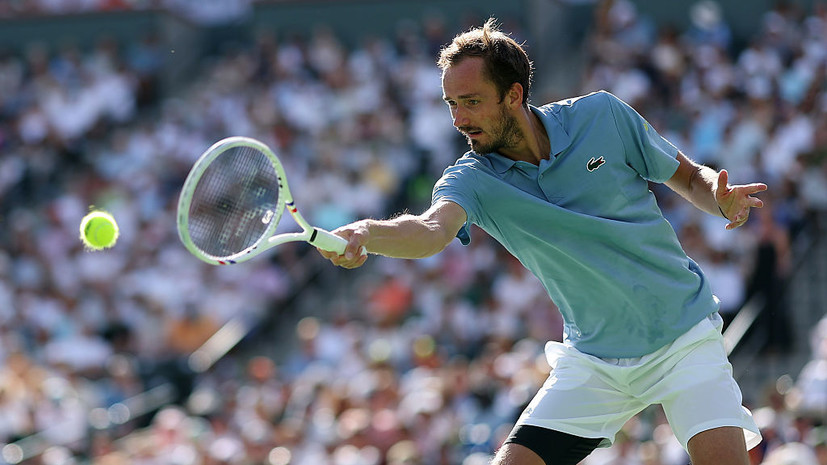 Медведеву вернули утерянный авиакомпанией багаж