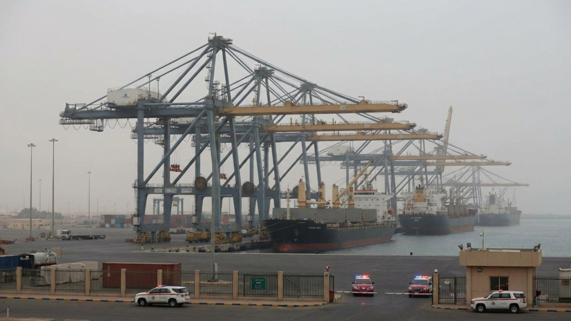 Ynetnews: в Саудовской Аравии порт Янбу после атаки приостановил работу