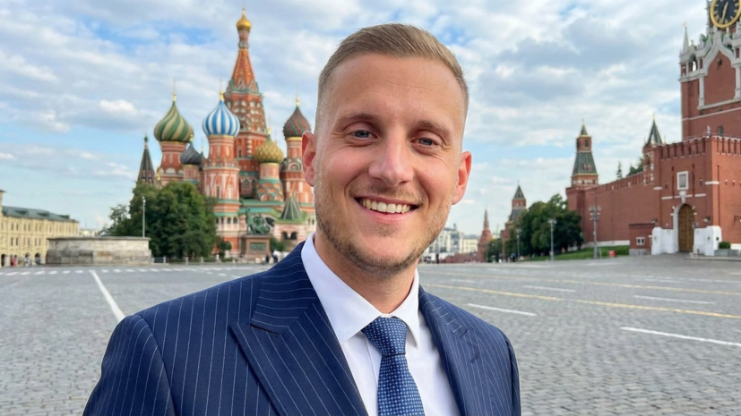 Подпавший под санкции ЕС журналист Боке выехал из Европы и направляется в Москву