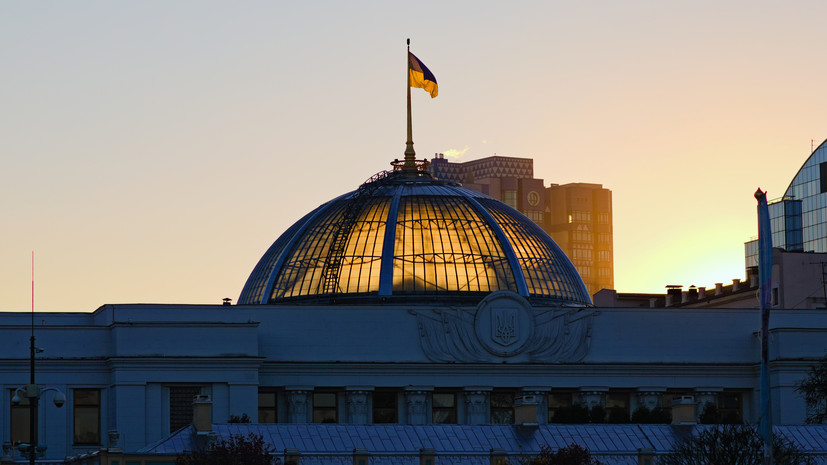 Monde: угрозы Зеленского в адрес депутатов усугубили кризис в Верховной раде