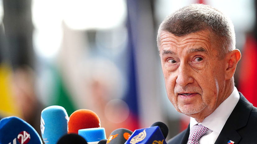 Бабиш опроверг сообщения СМИ, что развернул самолёт для возвращения в Прагу