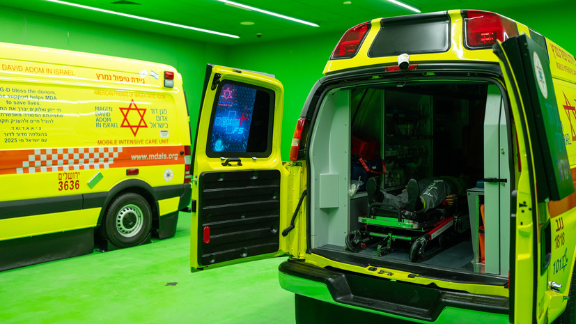 Число пострадавших при обстреле израильского города Арад выросло до 64