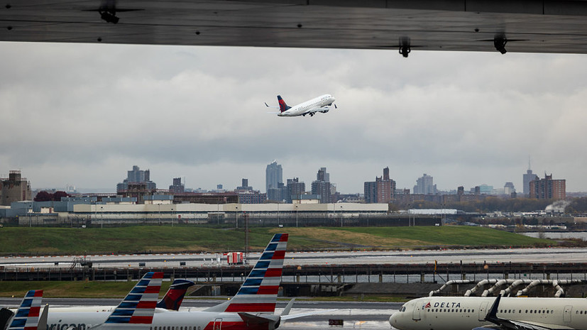 NYP: четверо пожарных пострадали при ЧП с самолётом и ТС в аэропорту Нью-Йорка
