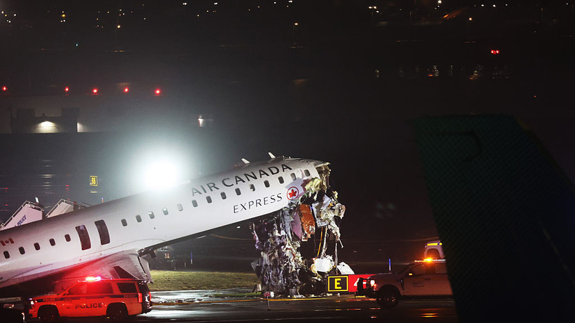 В Нью-Йорке диспетчер разрешил выезд столкнувшейся с самолётом пожарной машине