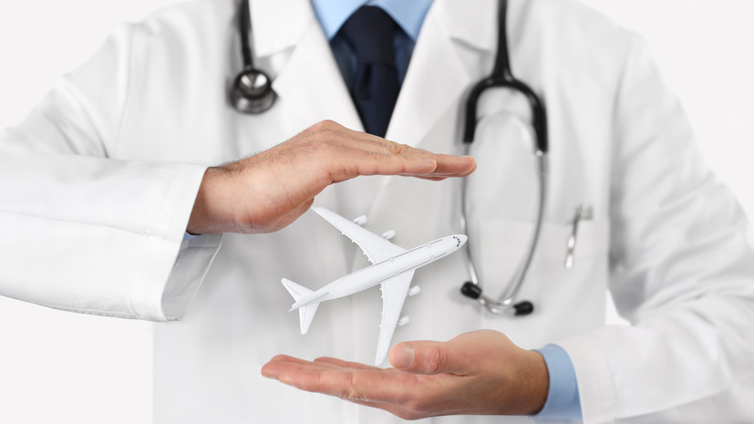 РИА Новости: туристку, впавшую в кому в Таиланде, доставили в Россию