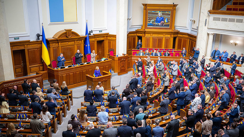 УП: Зеленский поручил Раде подготовиться к ещё трём годам конфликта