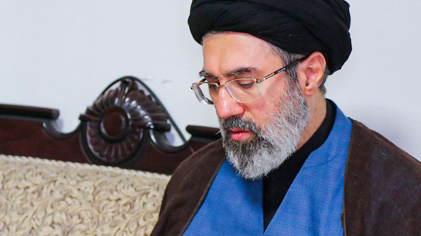 Источник RT в Иране опроверг слухи о согласии Хаменеи на переговоры с США