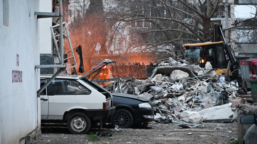 В Севастополе не менее 40 квартир повреждено после взрыва в доме