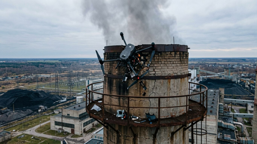 ERR: беспилотник врезался в дымовую трубу в Эстонии
