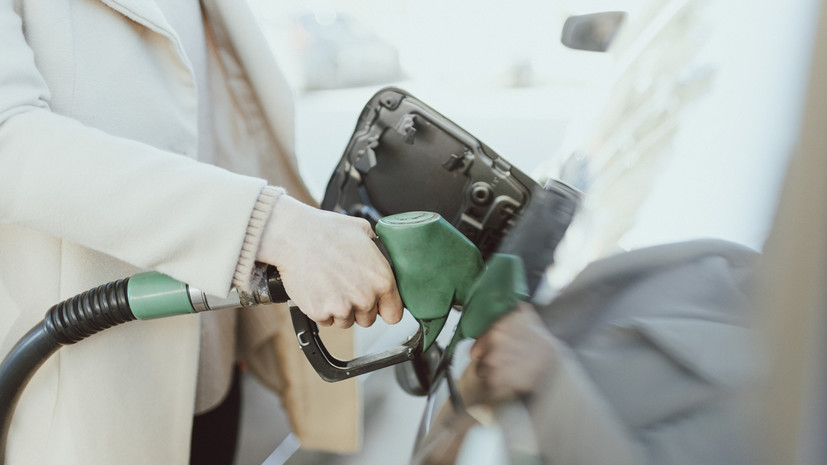 Специалист Матвеев объяснил, как формируется цена на бензин