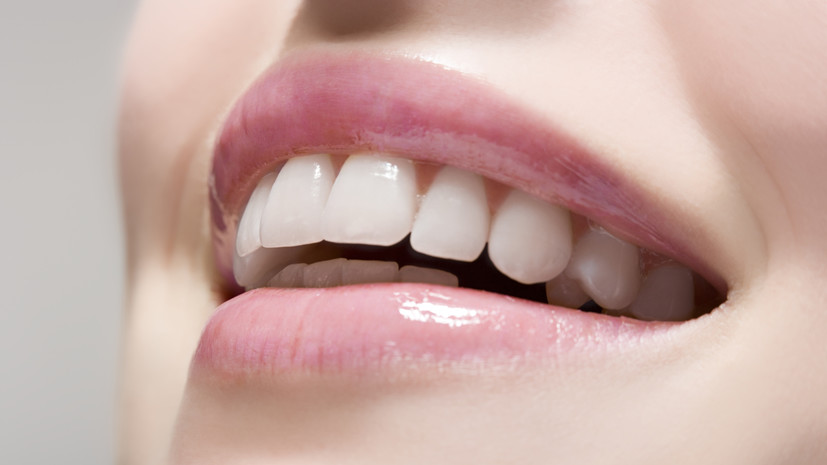 Стоматолог Першина объяснила, какая еда полезна для зубов, а какая их разрушает