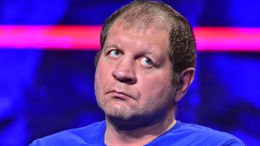 Александр Емельяненко показал, как развлекается в центре Москвы