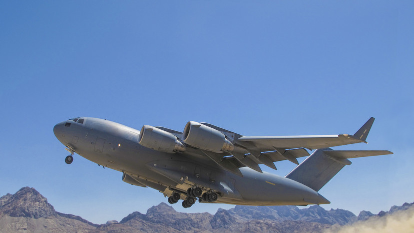 РИА Новости: манёвры самолёта ВВС США указывают на подготовку к вторжению в Иран