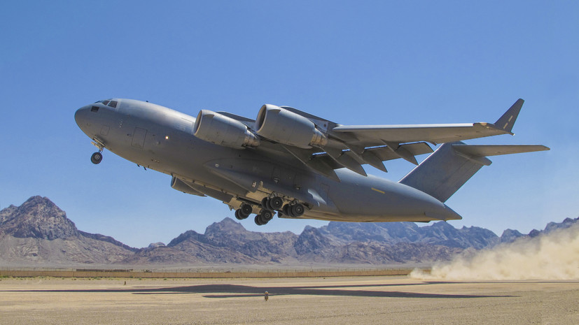 РИА Новости: манёвры самолёта ВВС США указывают на подготовку к вторжению в Иран