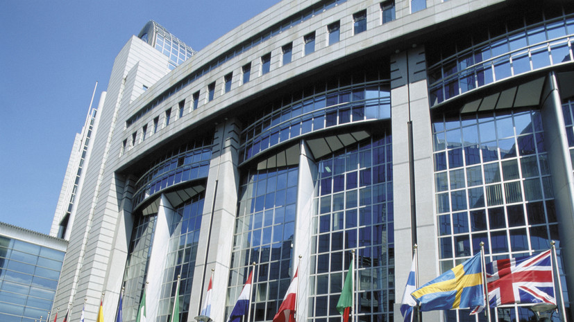 Европарламент одобрил создание центров депортации мигрантов за пределами ЕС