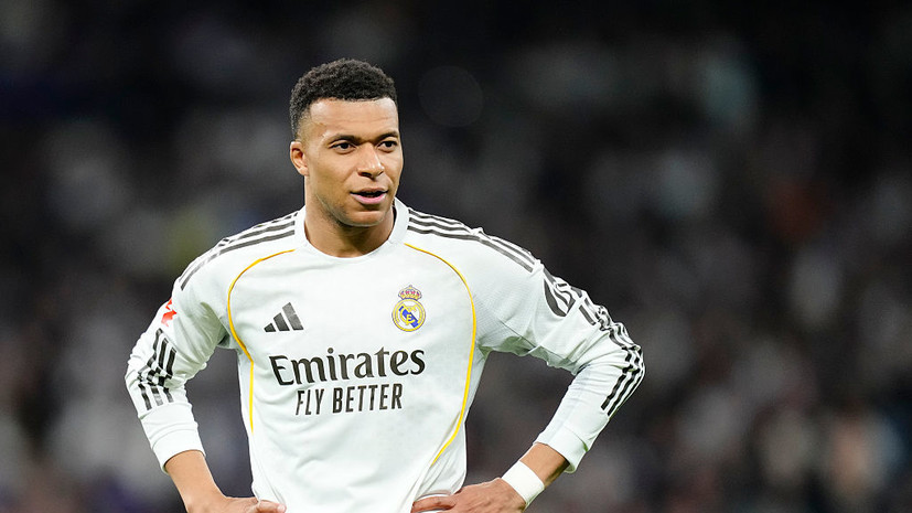 Во Франции Мбаппе обвинили во лжи: врачи действительно перепутали его колени