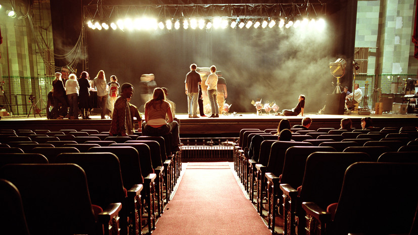 Путин: проблему запрета наследниками ставить пьесы своих предков нужно решить